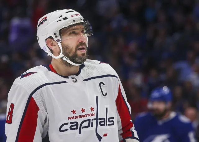 Liga NHL. 750. gol Aleksandera Owieczkina