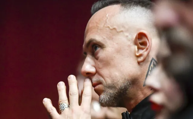 Nergal tłumaczy się w sądzie ws. znieważenia polskiego godła