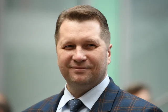 Mazurek: Czarnek, głuchy jesteś? Ten pokazuje... zaświadczenie lekarskie