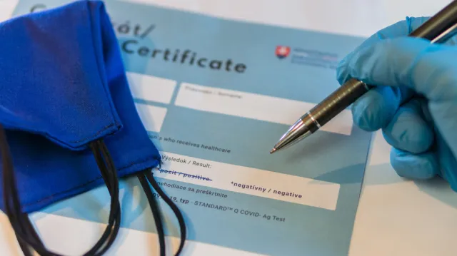 "Dla gospodarki to nie ograniczenia są problemem, tylko wirus"