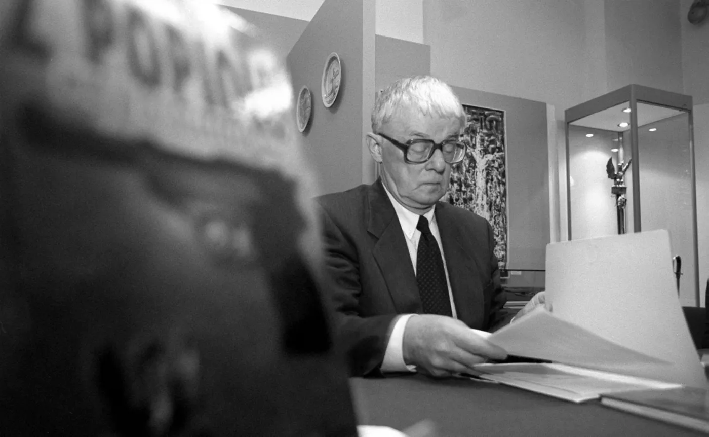 Prof. Jacek Trznadel nie żyje. Znany krytyk literacki, pisarz i poeta miał 91 lat