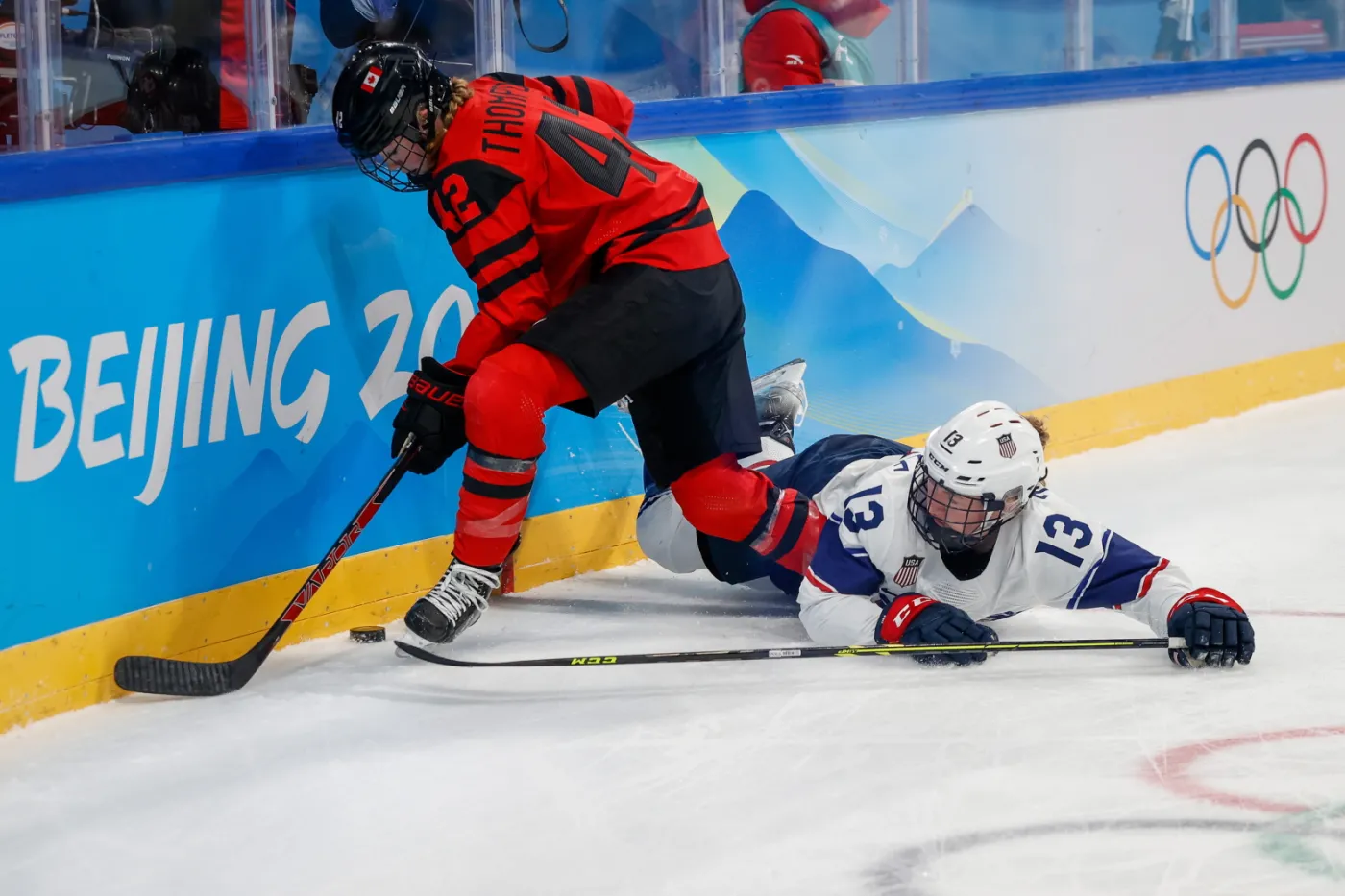 Hokeistki Kanady ze złotem olimpijskim. Udany rewanż na Amerykankach
