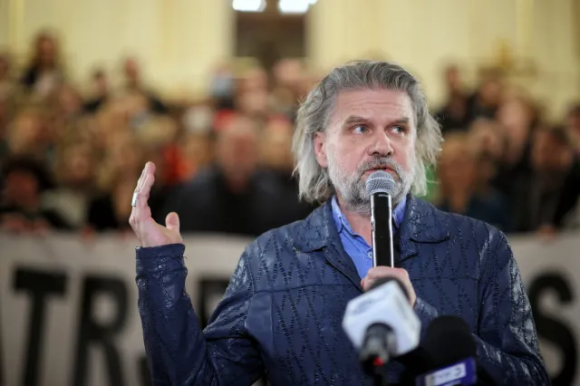 Odwołanie dyrektora Teatru Słowackiego za "Dziady"? Gliński: Informacje mam z prasy