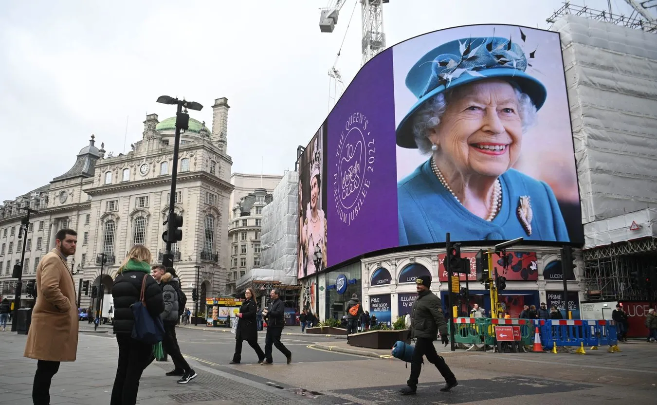 Królowa Elżbieta II obchodzi 70. rocznicę wstąpienia na tron