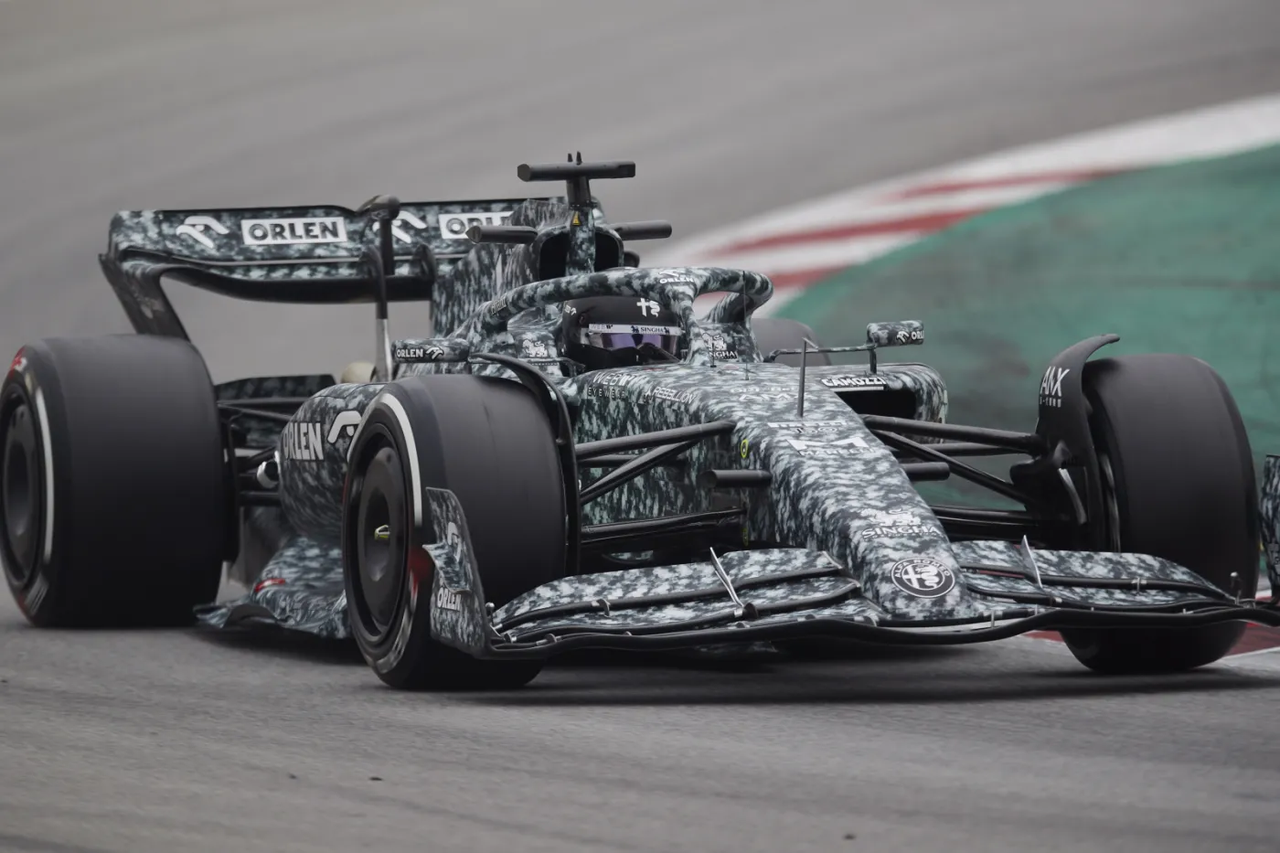 Formuła 1. Alfa Romeo zaprezentowała bolid na sezon 2022 [WIDEO]