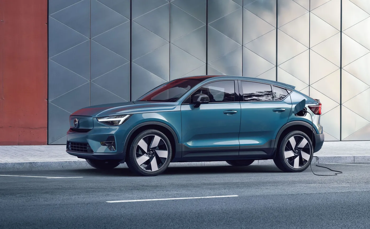 volvo-c40-recharge-37401908.jpg