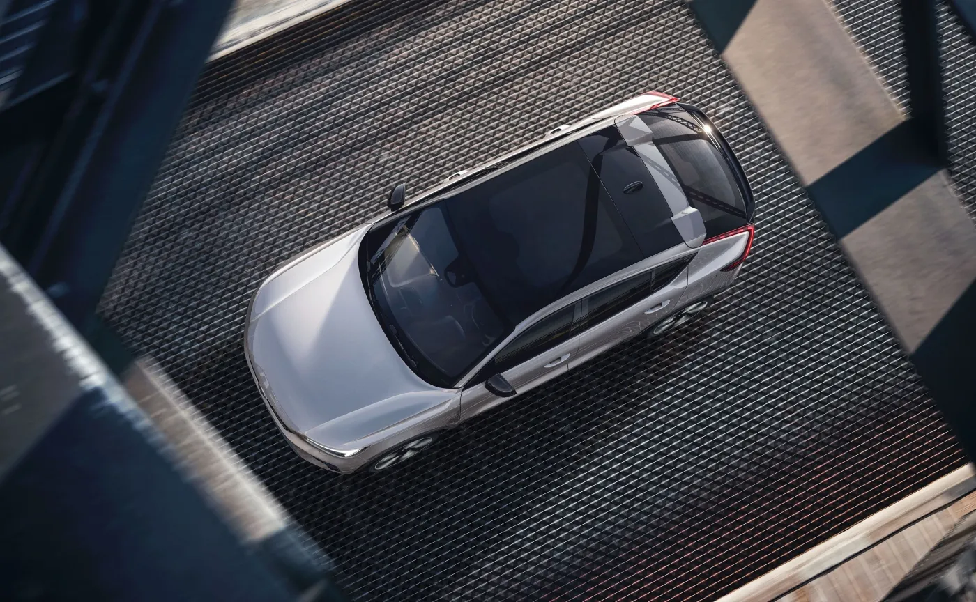 volvo-c40-recharge-37401928.jpg
