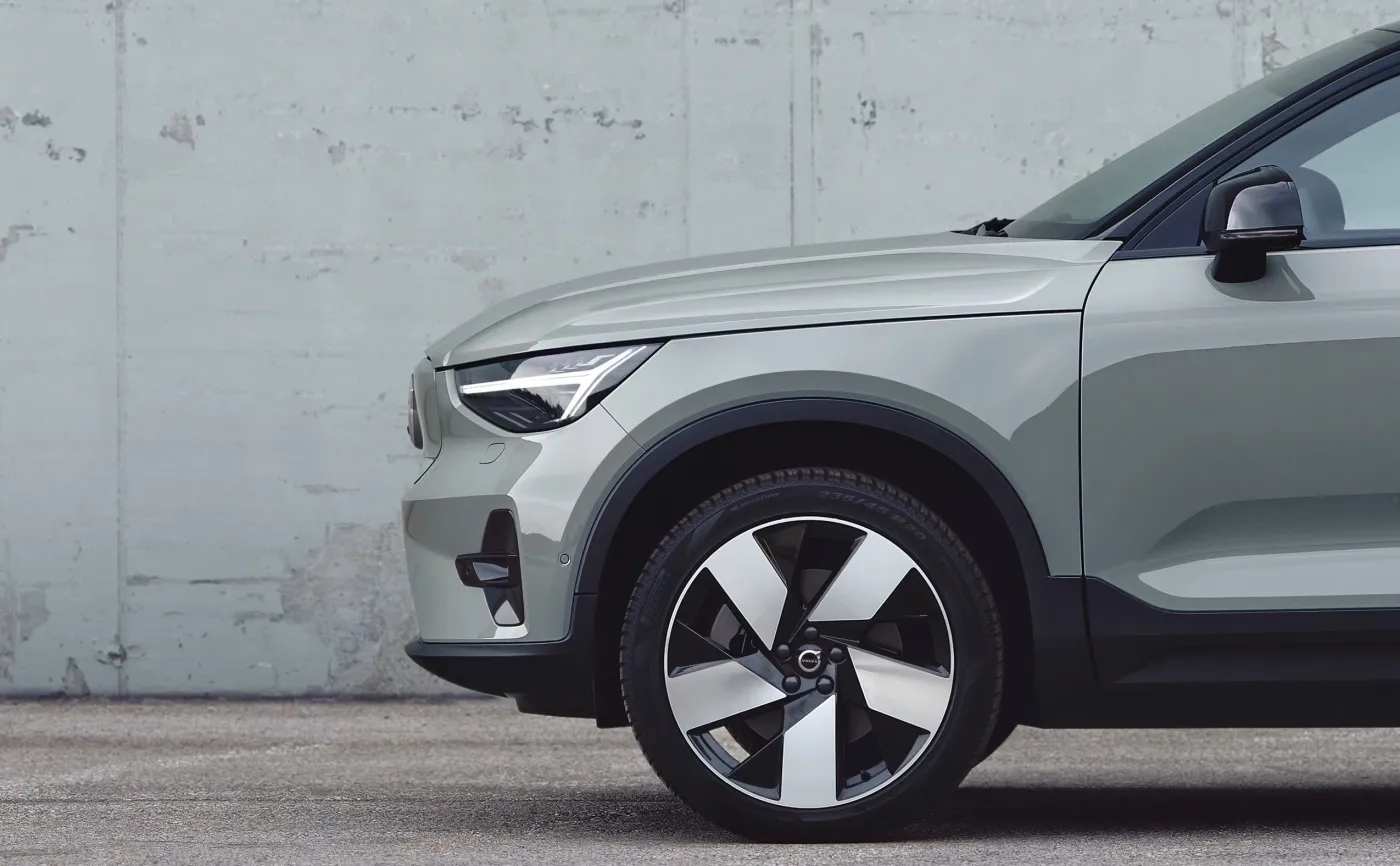 Nowe Volvo XC40 i C40 już w Polsce. Silnik benzynowy zaskoczy