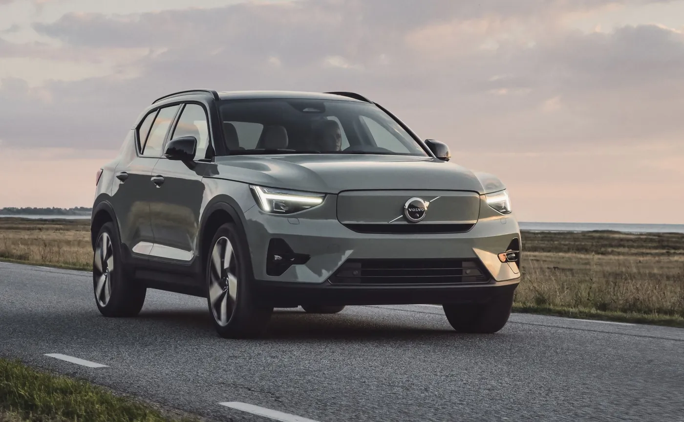 volvo-xc40-recharge-37401898.jpg