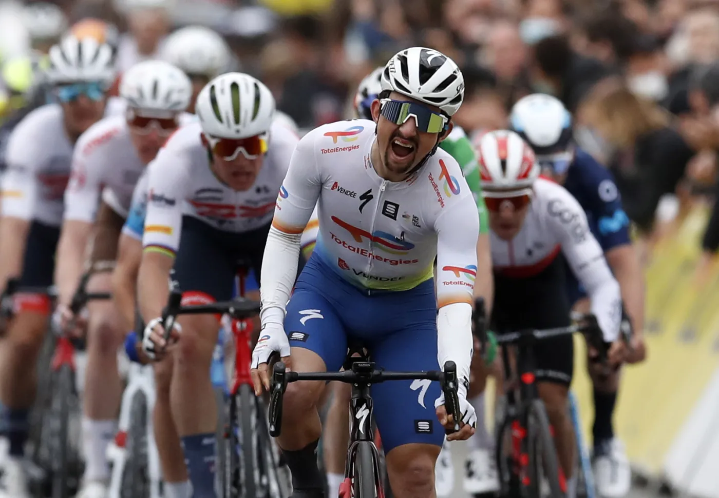 Triumf Burgaudeau na 6. etapie wyścigu Paryż-Nicea. Roglic wciąż liderem