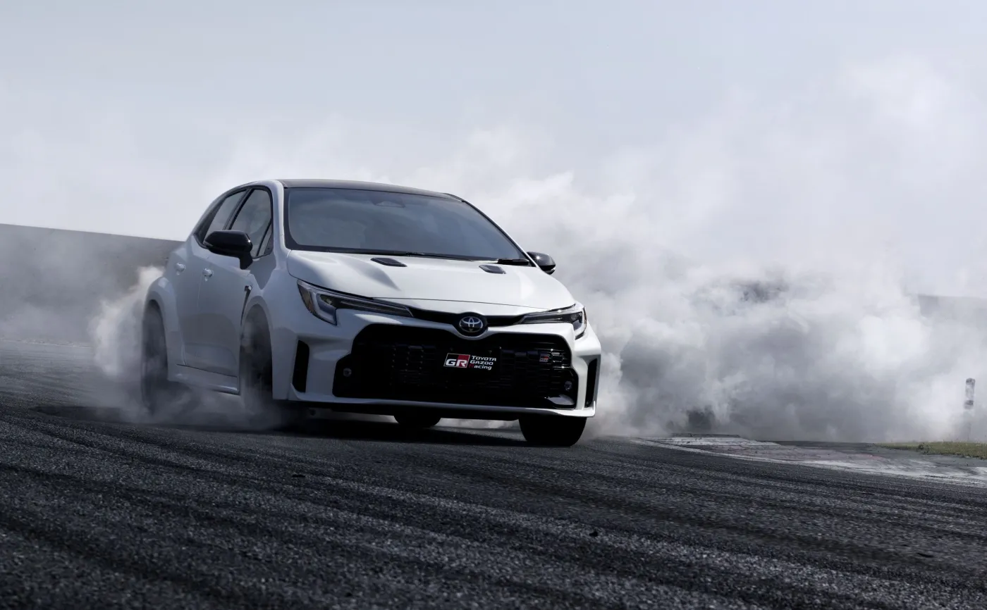 toyota-gr-corolla-37419097.jpg