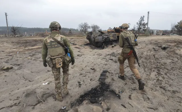 "NYT": Rosja prowadzi wojnę z Moskwy. Nie ma na miejscu dowódcy pola walki