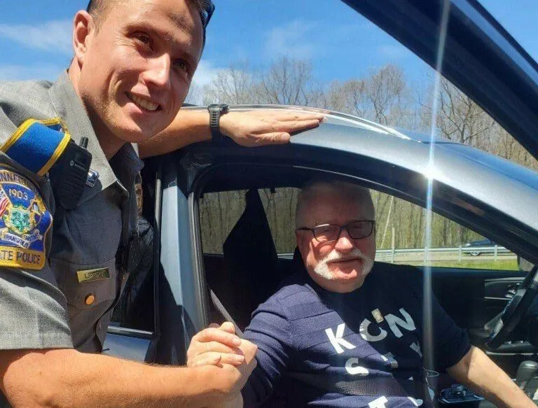 Lech Wałęsa złapał gumę w USA. Policjant zaskoczony