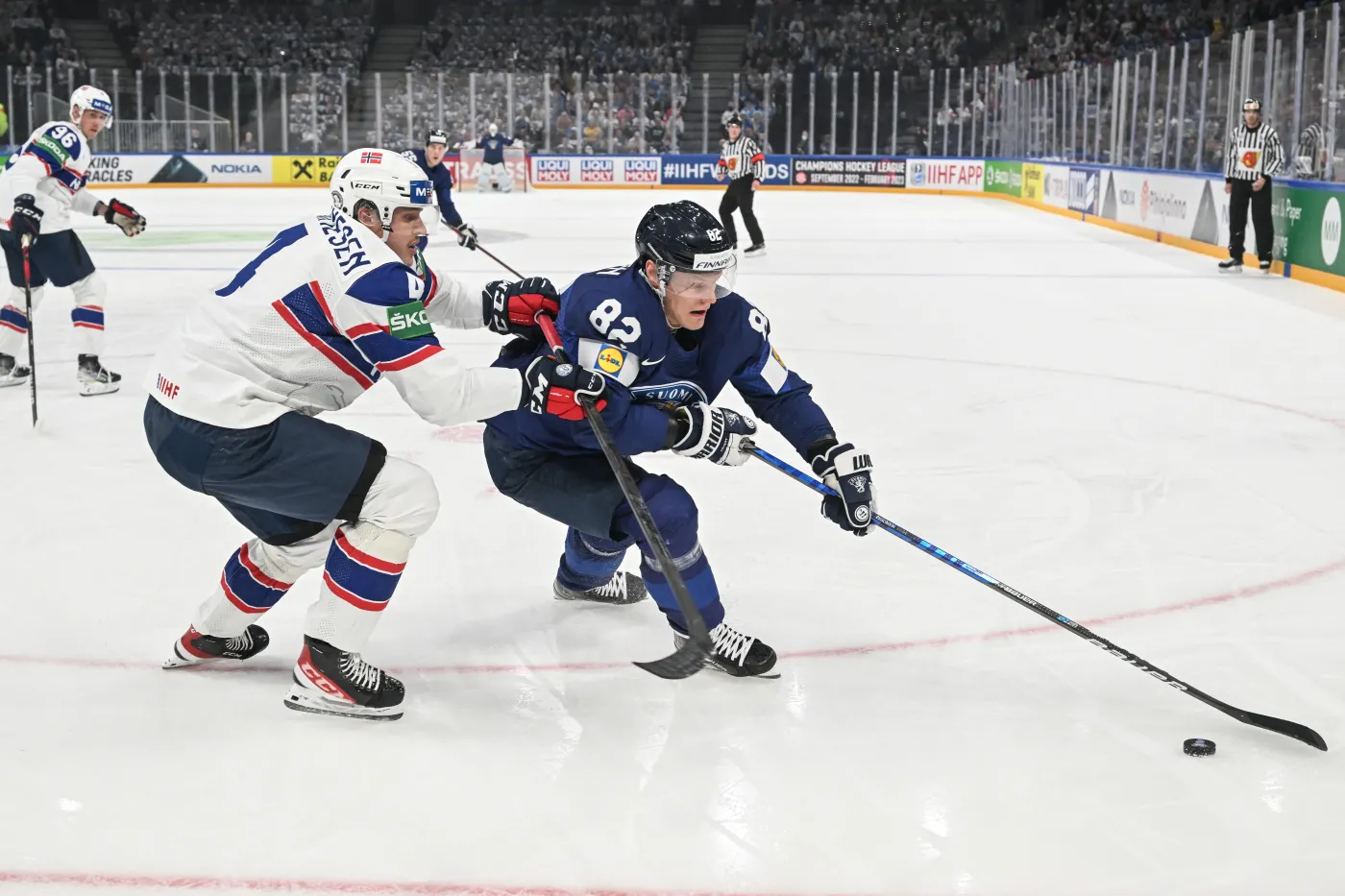 Zwycięstwa Finów i Kanadyjczyków na inaugurację MŚ w hokeju