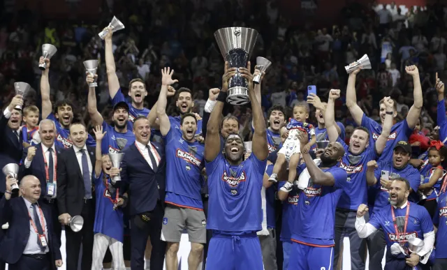 Anadolu Efes Stambuł pokonał Real Madryt w finale Euroligi