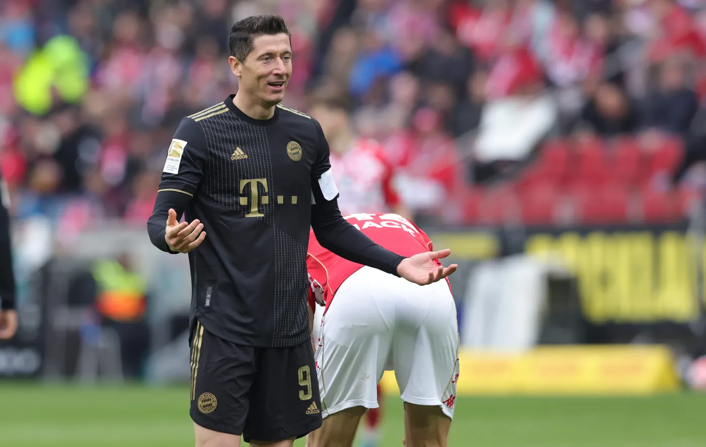 Uli Hoeness: Lewandowski zostanie w Bayernie. Nikt nie pozwoli mu odejść