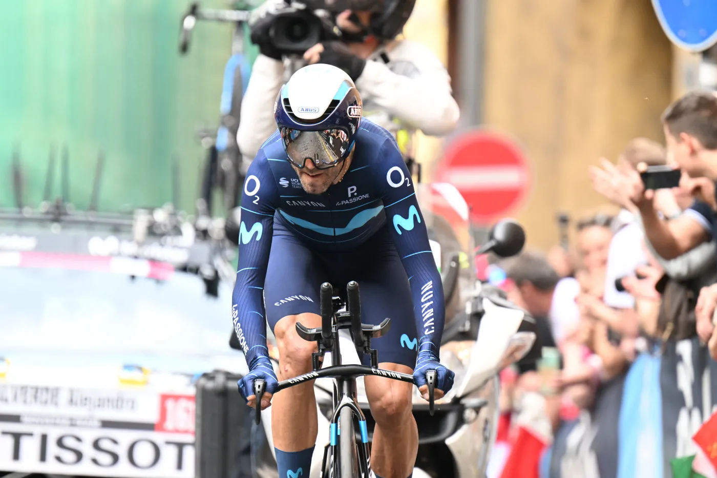 Alejandro Valverde potrącony przez samochód. Sprawcy nie złapano