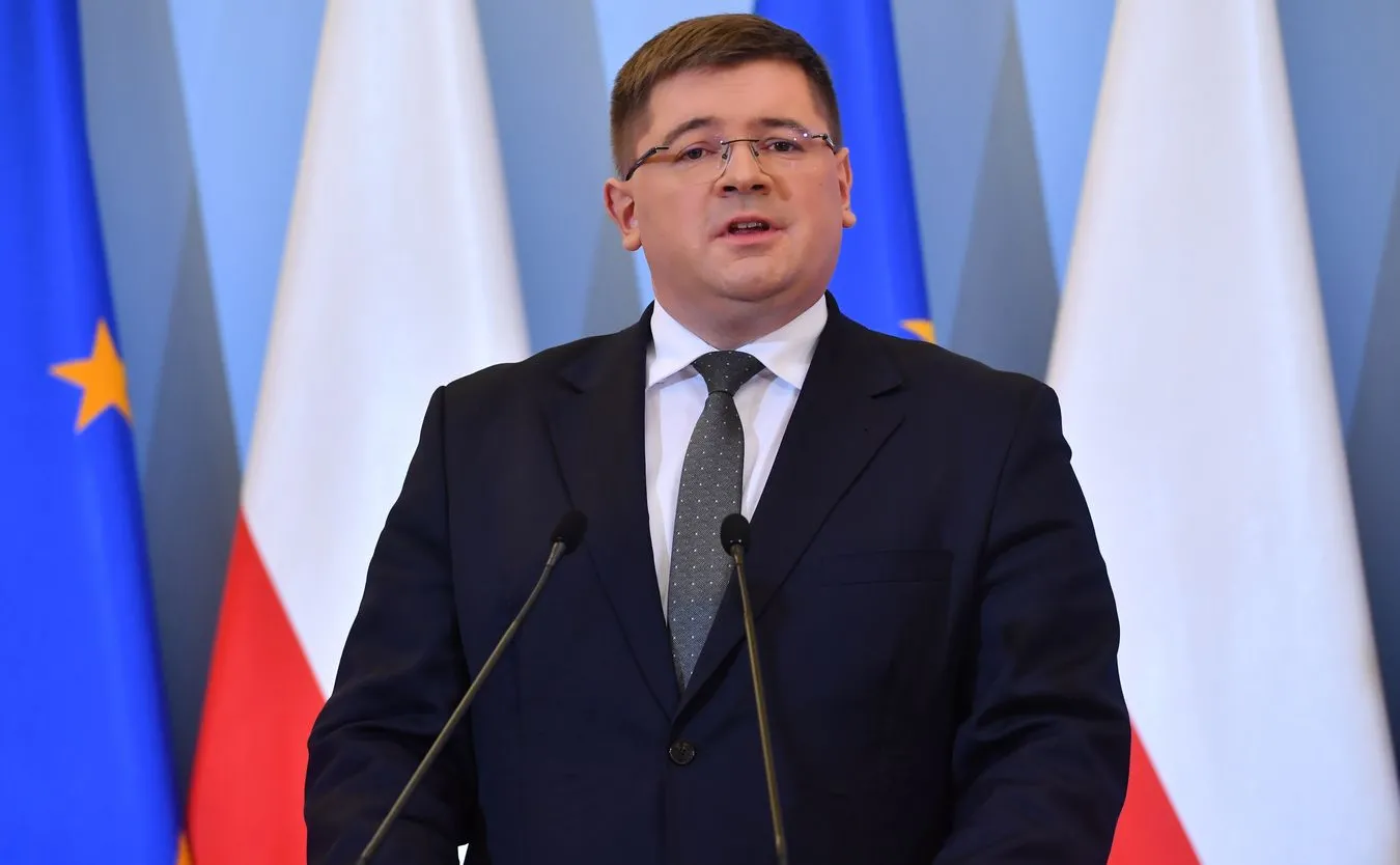 "Gigantyczna manipulacja". Rzymkowski odniósł się do słów o pensjach nauczycieli