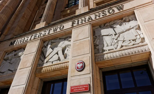 Kontrola w resorcie finansów i administracji skarbowej. "Jeżeli premier nazywa się VAT-manem..."