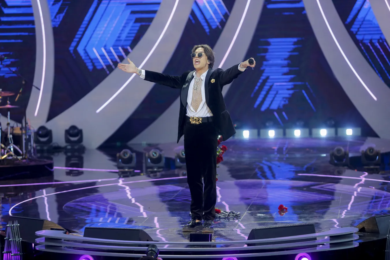 Dawid Kwiatkowski zrobił niespodziankę fance. Pojawił się na jej ślubie