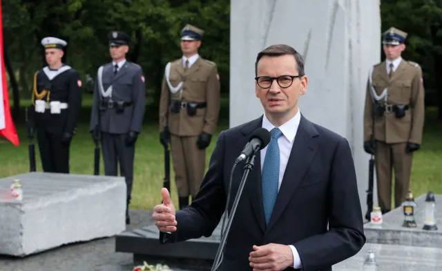 Morawiecki o Wołyniu: Nie spocznę, póki nie odnajdziemy ostatniego miejsca pochówku ofiar rzezi