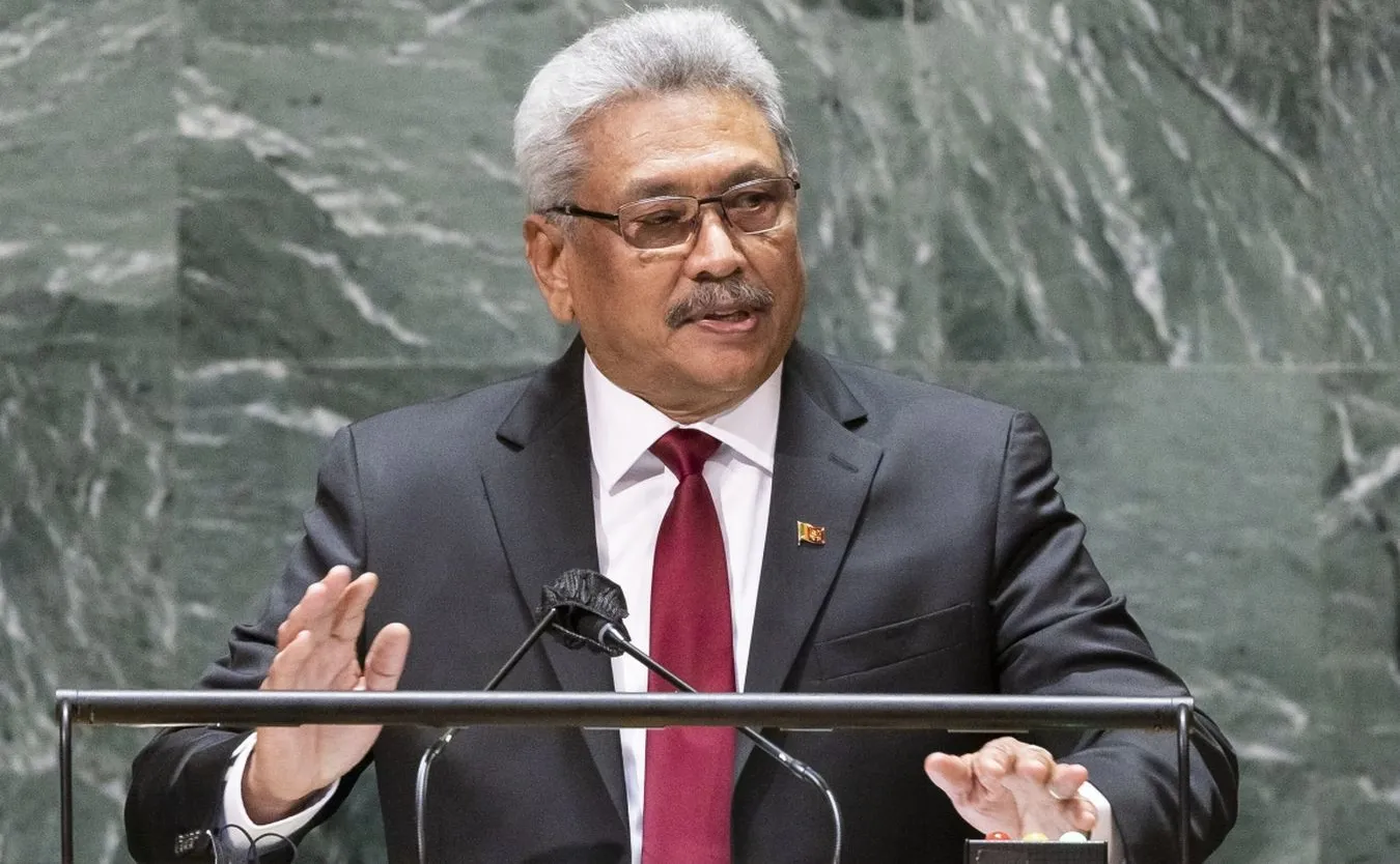 Prezydent Sri Lanki próbował uciec z kraju. Personel lotniska go zatrzymał