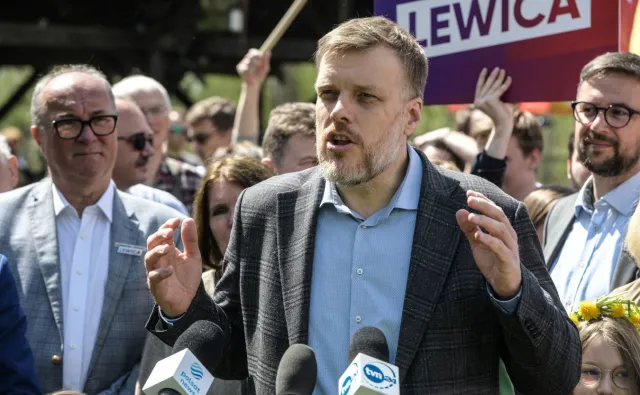 Lewica: Nie pozwolimy na powrót do płacy 5 zł za godzinę i likwidację 500 plus