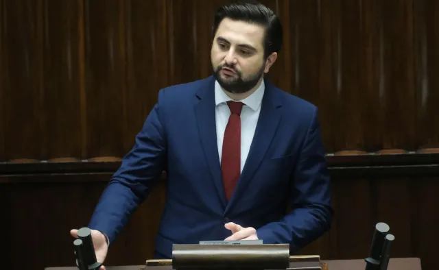 Kaczmarczyk tłumaczy się z ciągnika za 1,5 mln zł: Wolimy inwestować w nowoczesny sprzęt, niż w limuzyny czy ośmiorniczki