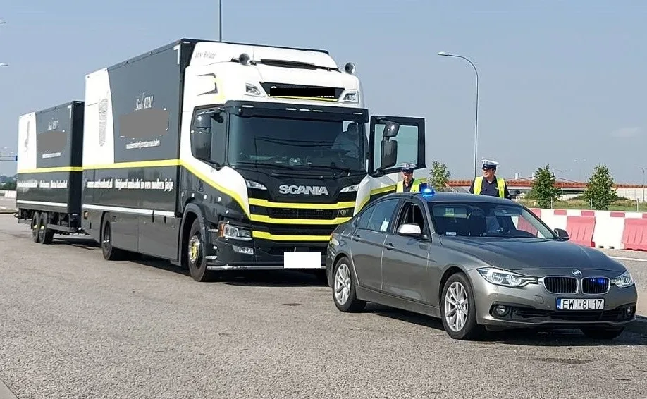 3-policja-akcja-1-37536790.jpg