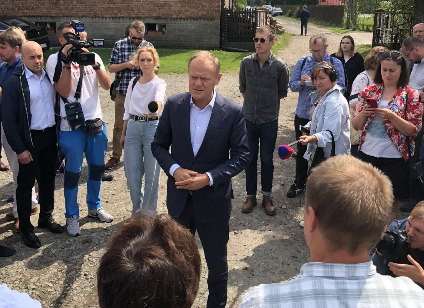 Tusk zwrócił się do Kaczyńskiego. "Niech pan przyjedzie. Wszyscy chętnie przyjdą, nie będą krzyczeć"