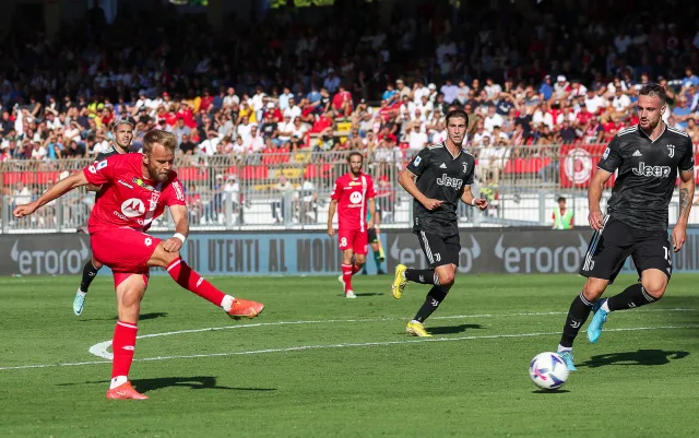 Sensacyjna porażka Juventusu. Był gracz Lecha Poznań autorem zwycięskiego gola [WIDEO]