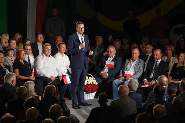 "Zamówionego węgla mamy bardzo dużo". Premier ujawnia, co jest "wąskim gardłem"