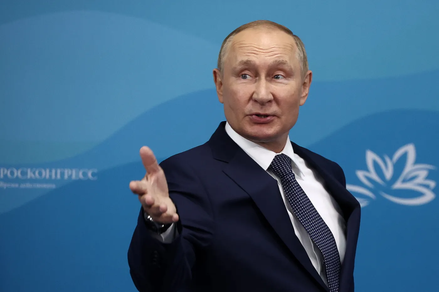 "Gra na emocjach i wymuszanie uległości". Analiza wystąpienia Putina