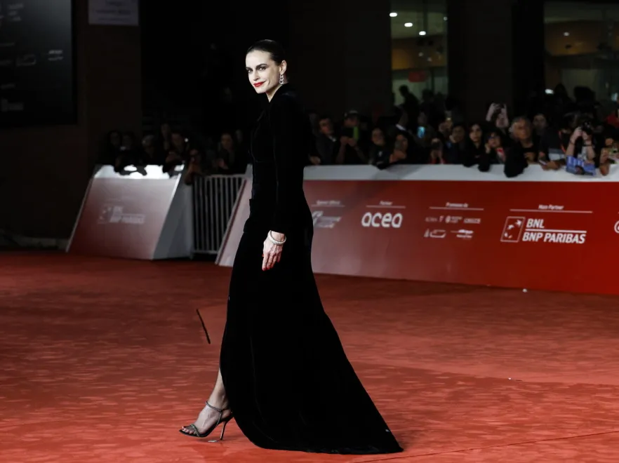 Mroczna dama. Zjawiskowa Katarzyna Smutniak na festiwalu filmowym w Rzymie. FOTO