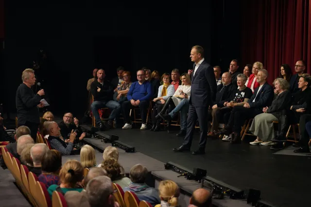 Grabiec: Powoli pęka czarna legenda Tuska. Ludzie się do niego przekonują