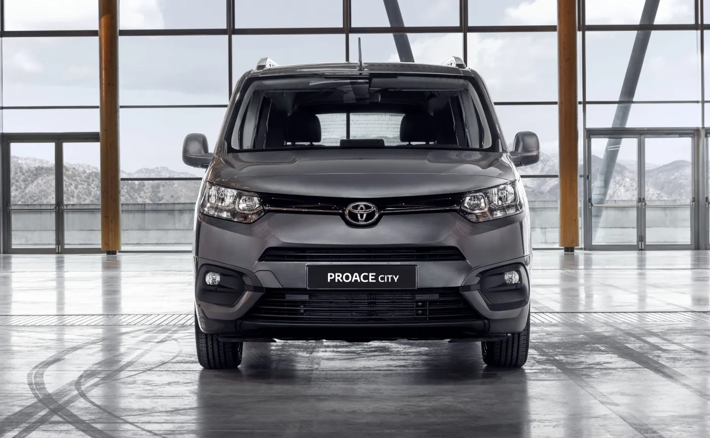 12720342-toyota-proace-city.jpg
