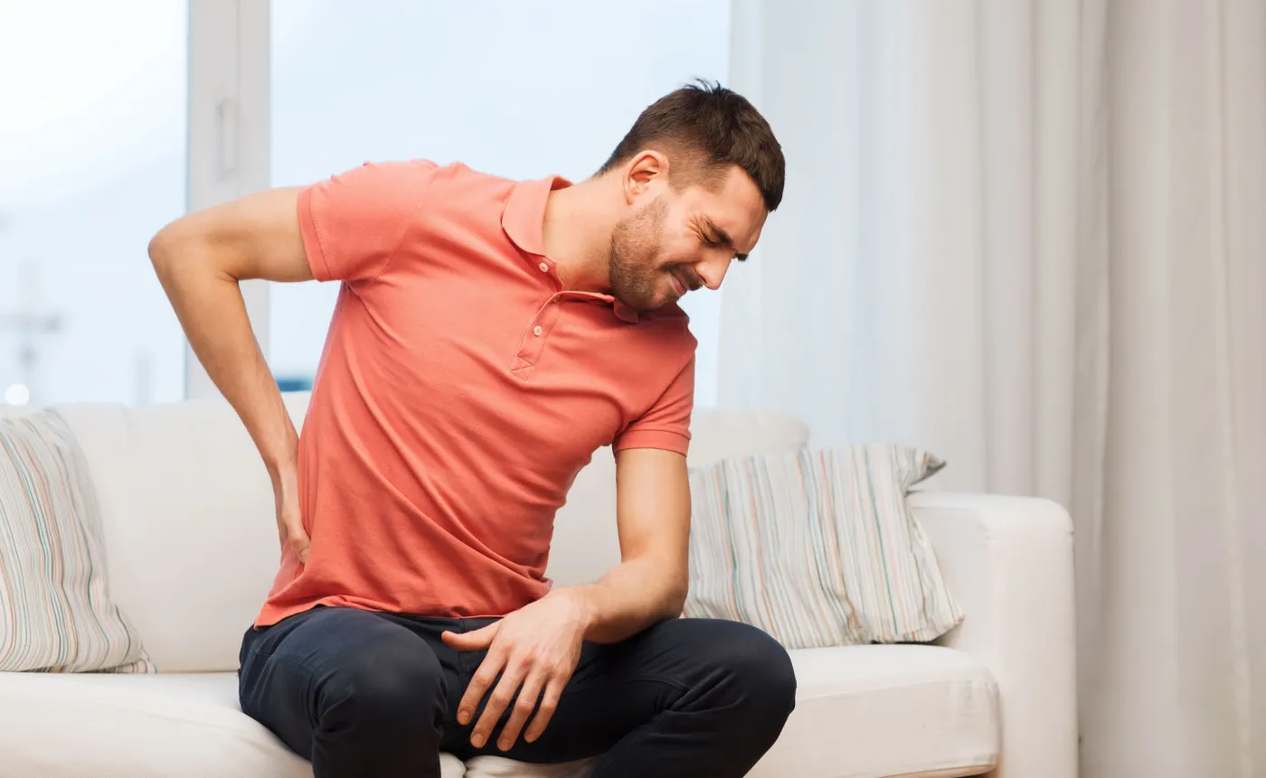 Mężczyznę bolą plecy