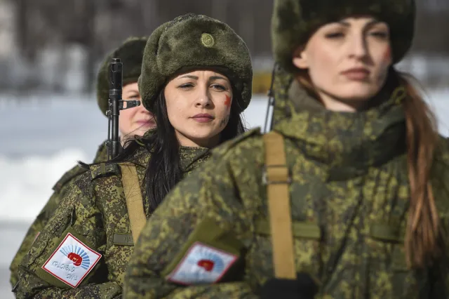 Rosja zaczyna wcielać kobiety do wojska