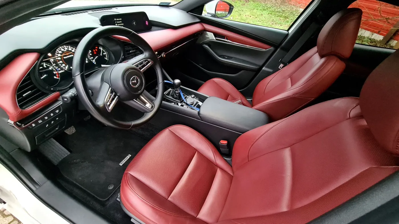mazda-3-eskyactiv-x-37650677.jpg