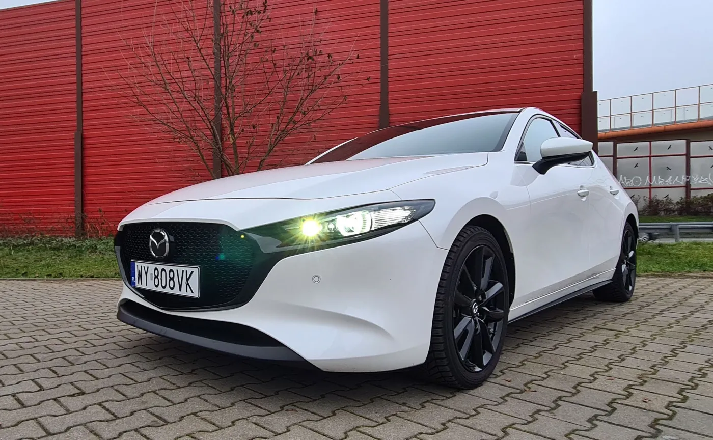 mazda-3-eskyactiv-x-37650687.jpg
