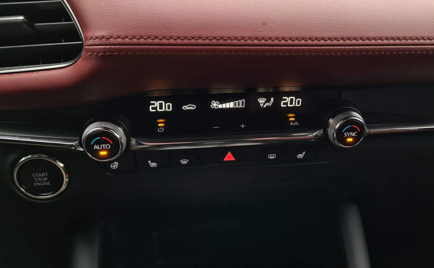 mazda-3-eskyactiv-x-37650697.jpg