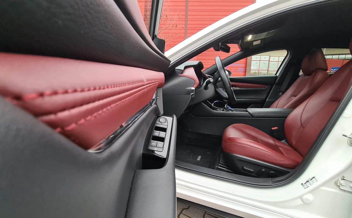 mazda-3-eskyactiv-x-37650717.jpg