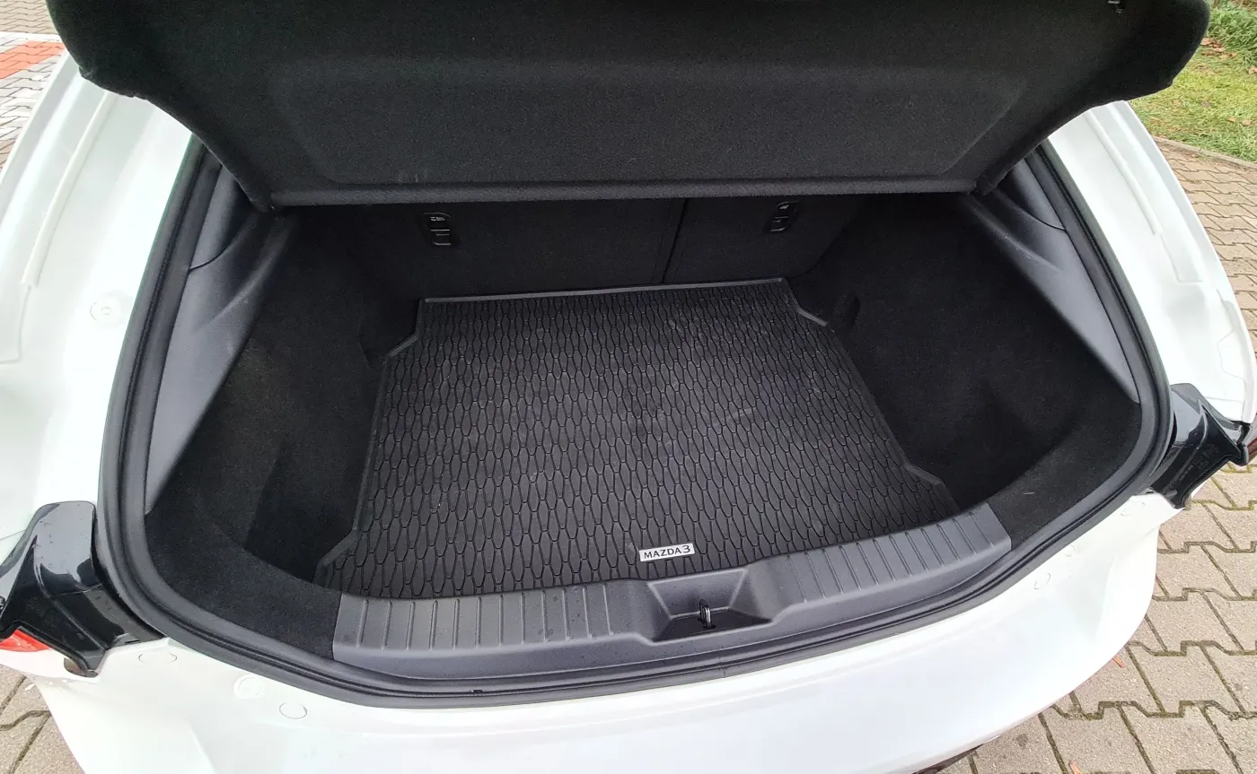 mazda-3-eskyactiv-x-37650732.jpg