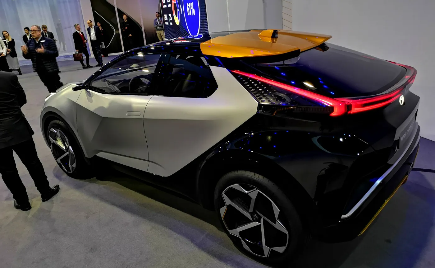 toyota-chr-prologue-37641384.jpg