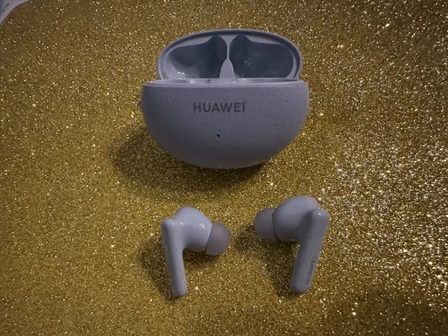 Najlepsze w swojej klasie. Oto Freebuds 5i, nowe słuchawki Huawei [RECENZJA]