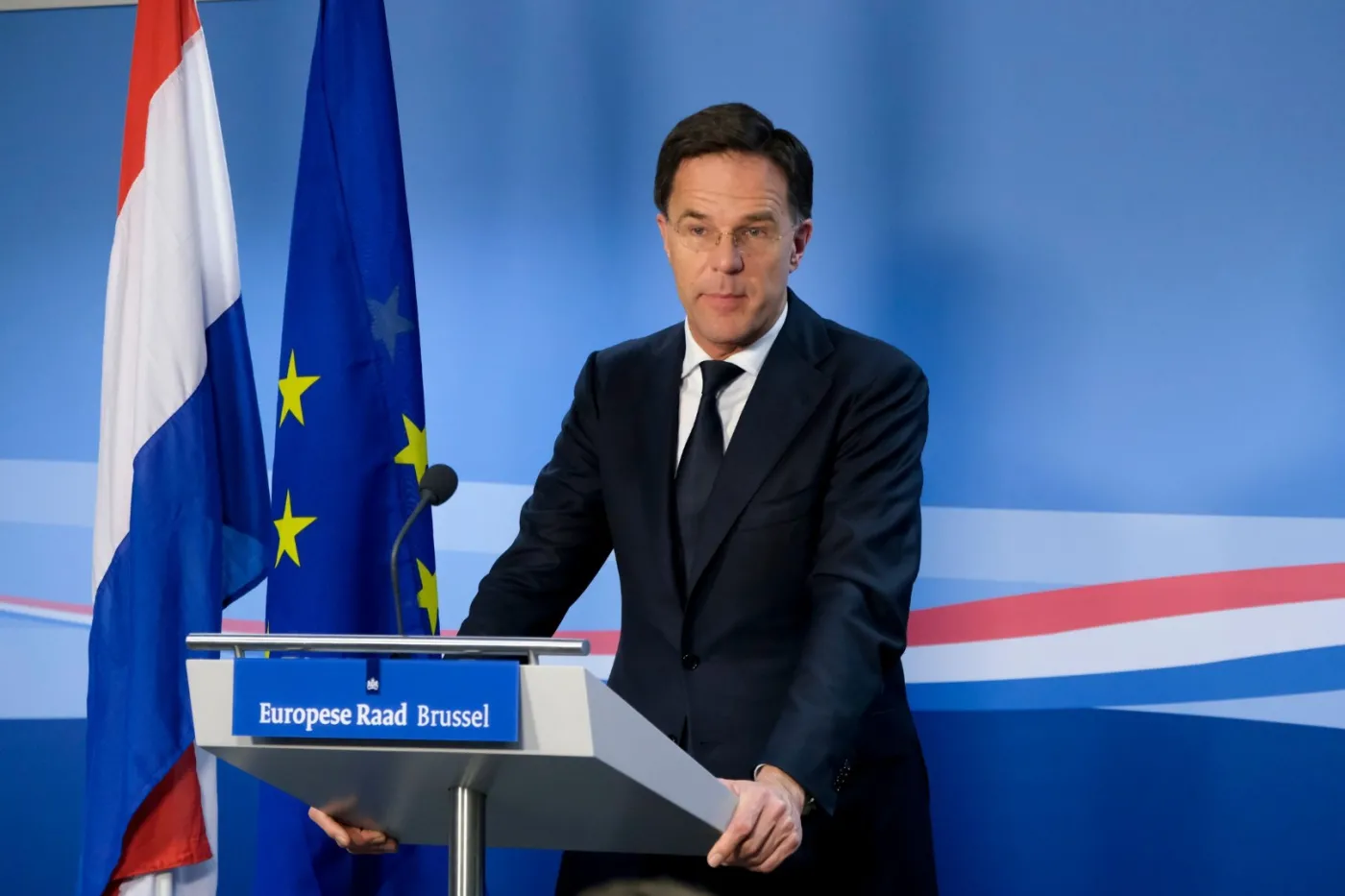 Premier Holandii ogłasza złagodzenie lockdownu