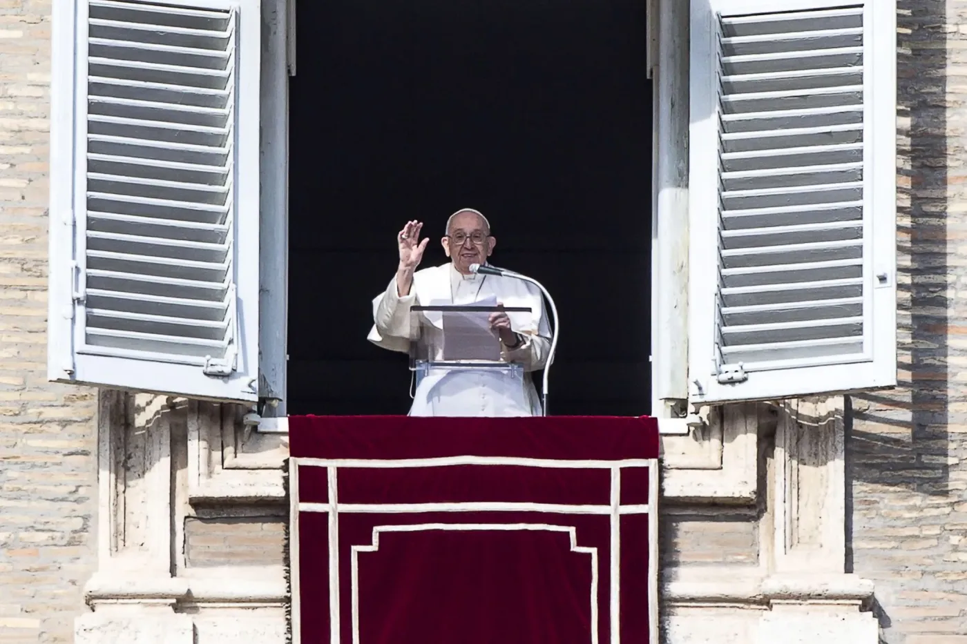 Papież: Homoseksualizm nie jest przestępstwem. Grzechem są dyskryminujący biskupi