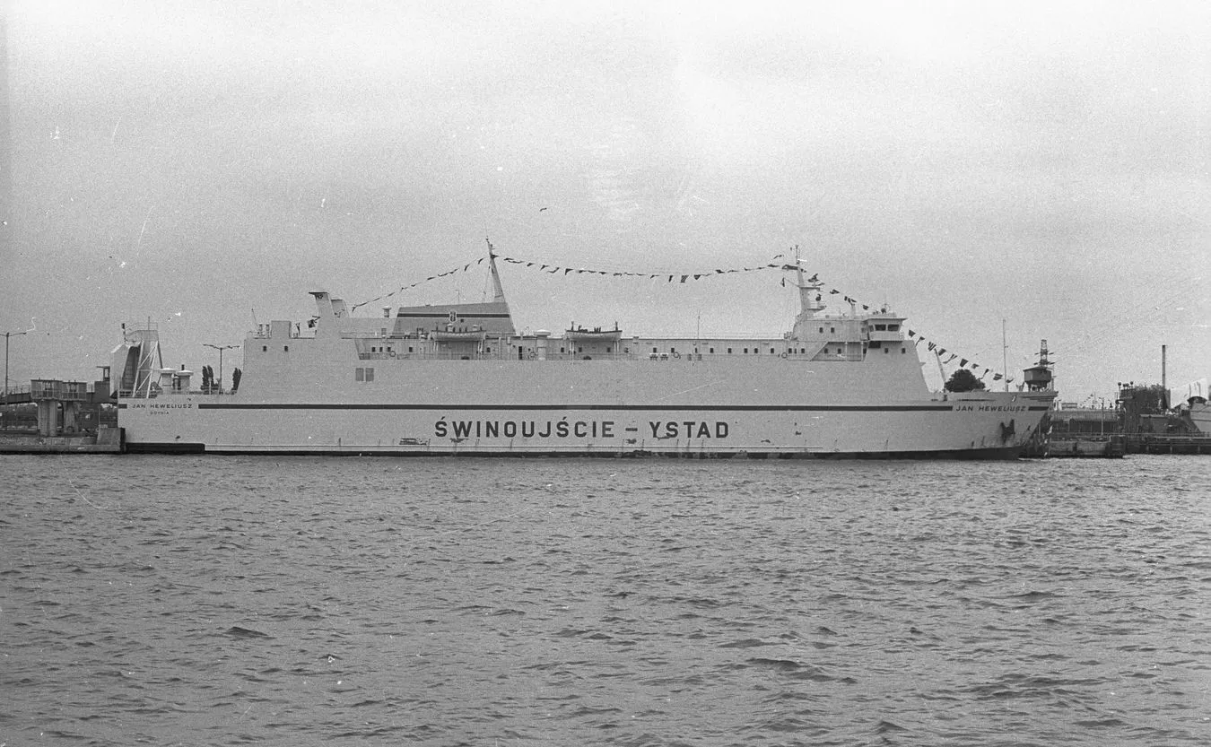 "Na naszych oczach ginął pod wodą". Co feralnej nocy stało się na "Heweliuszu"?