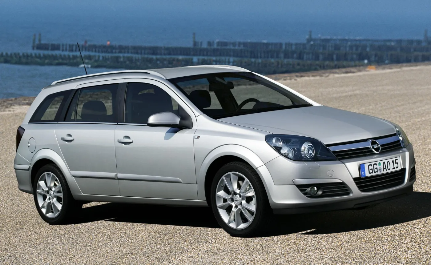10697406-opel-astra-h-kombi.jpg