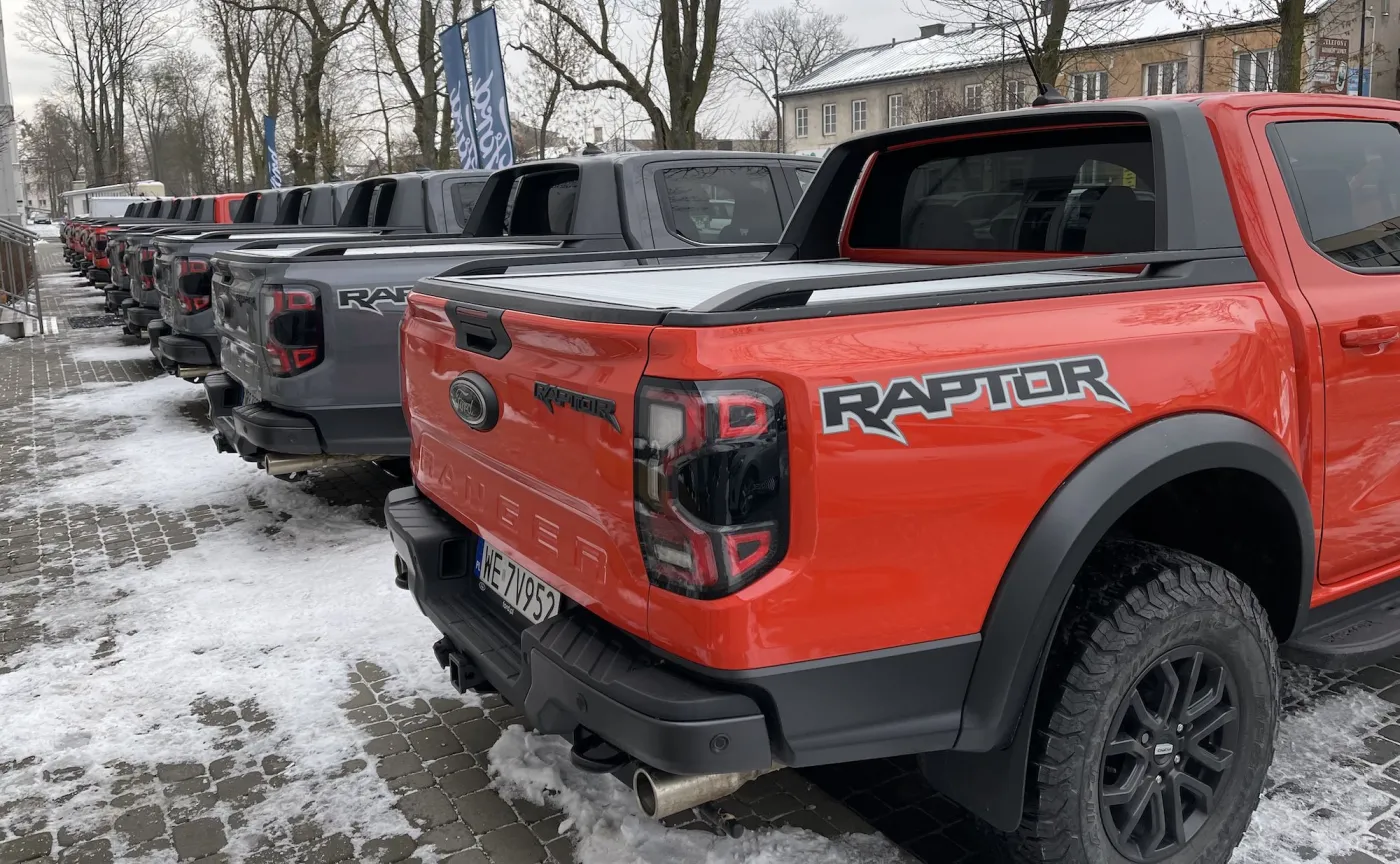 ford-ranger-raptor-37706668.jpg